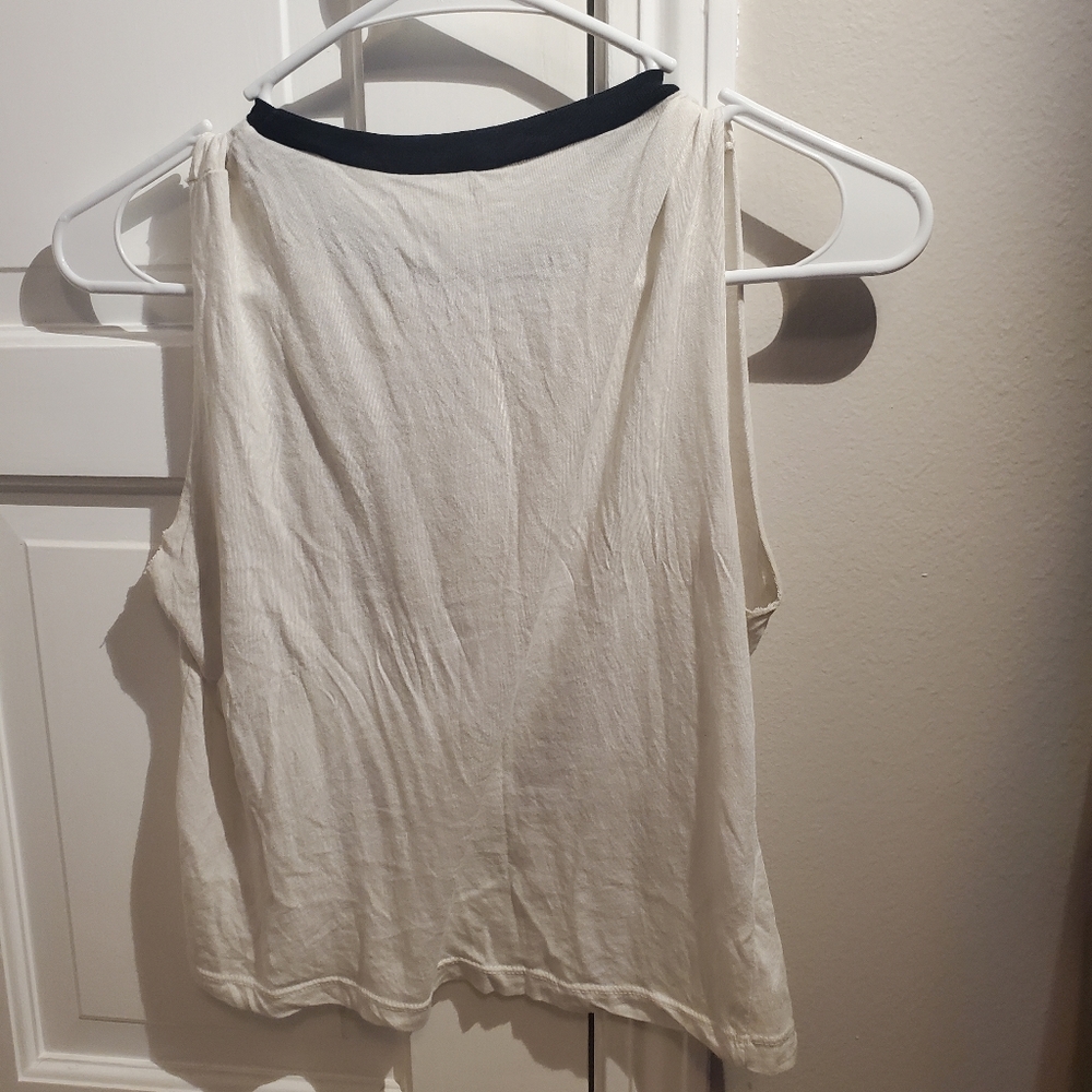Brandy Melville Camera tank top - Picture 3 of 7